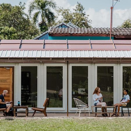 The Yard Hostel Chiang Mai Esterno foto